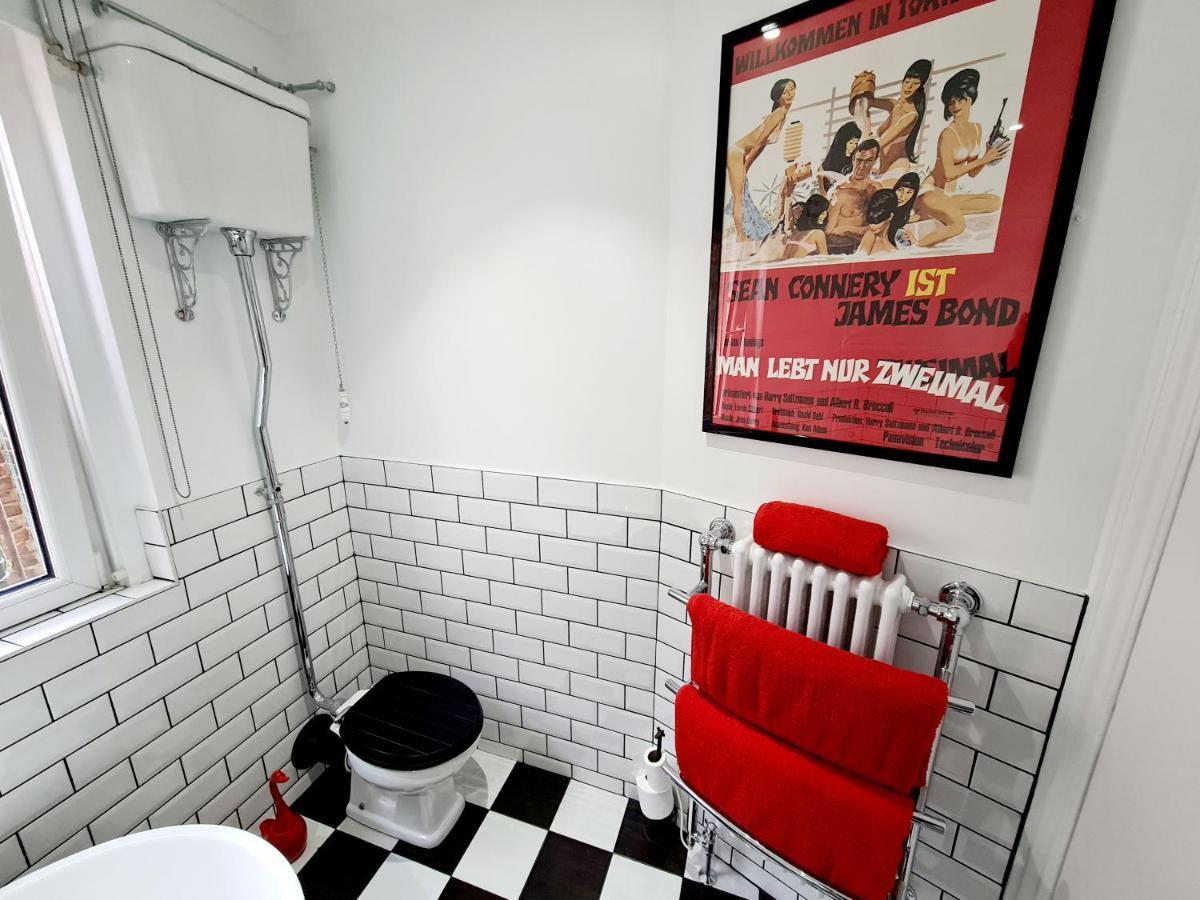 Southsea Royale James Bond 3 Bed Cool Penthouse, Seafront Parking Portsmouth Exterior photo