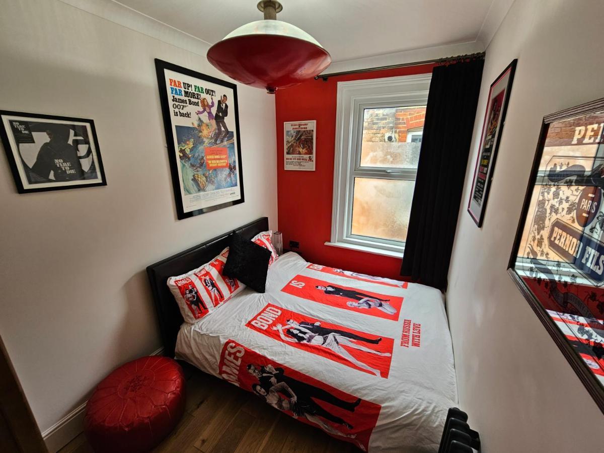 Southsea Royale James Bond 3 Bed Cool Penthouse, Seafront Parking Portsmouth Exterior photo