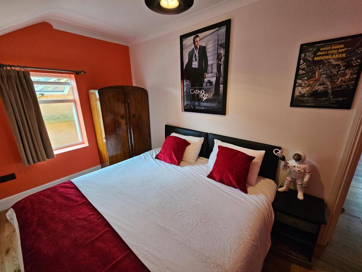 Southsea Royale James Bond 3 Bed Cool Penthouse, Seafront Parking Portsmouth Exterior photo